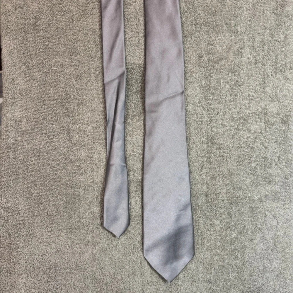 Lauren Ralph Lauren Mens Silk Necktie Solid Silver Grey Satin Hand Made RN41381